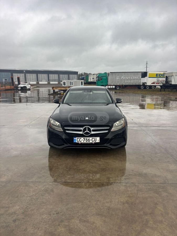 Mercedes-Benz C 300 2015 — photo 2