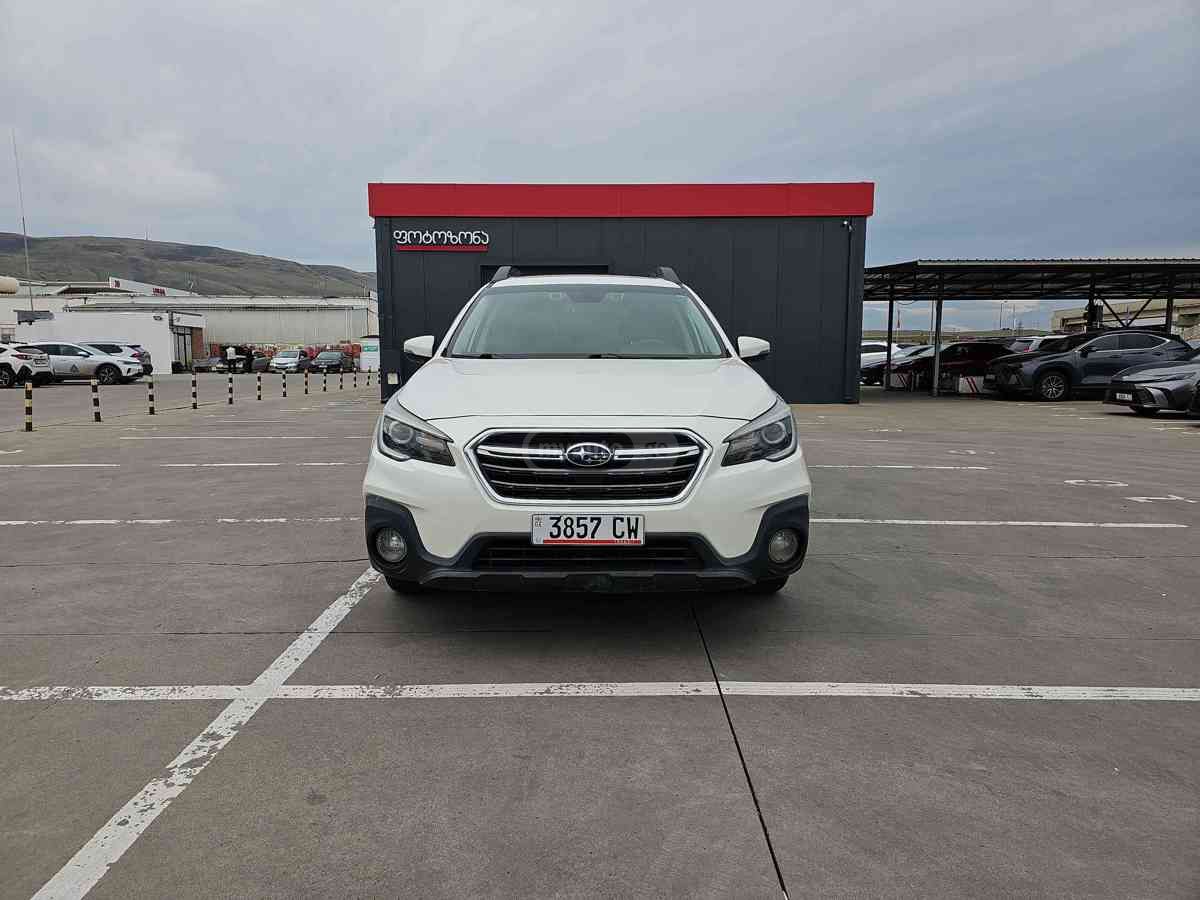 Subaru Outback 2018 — photo 2