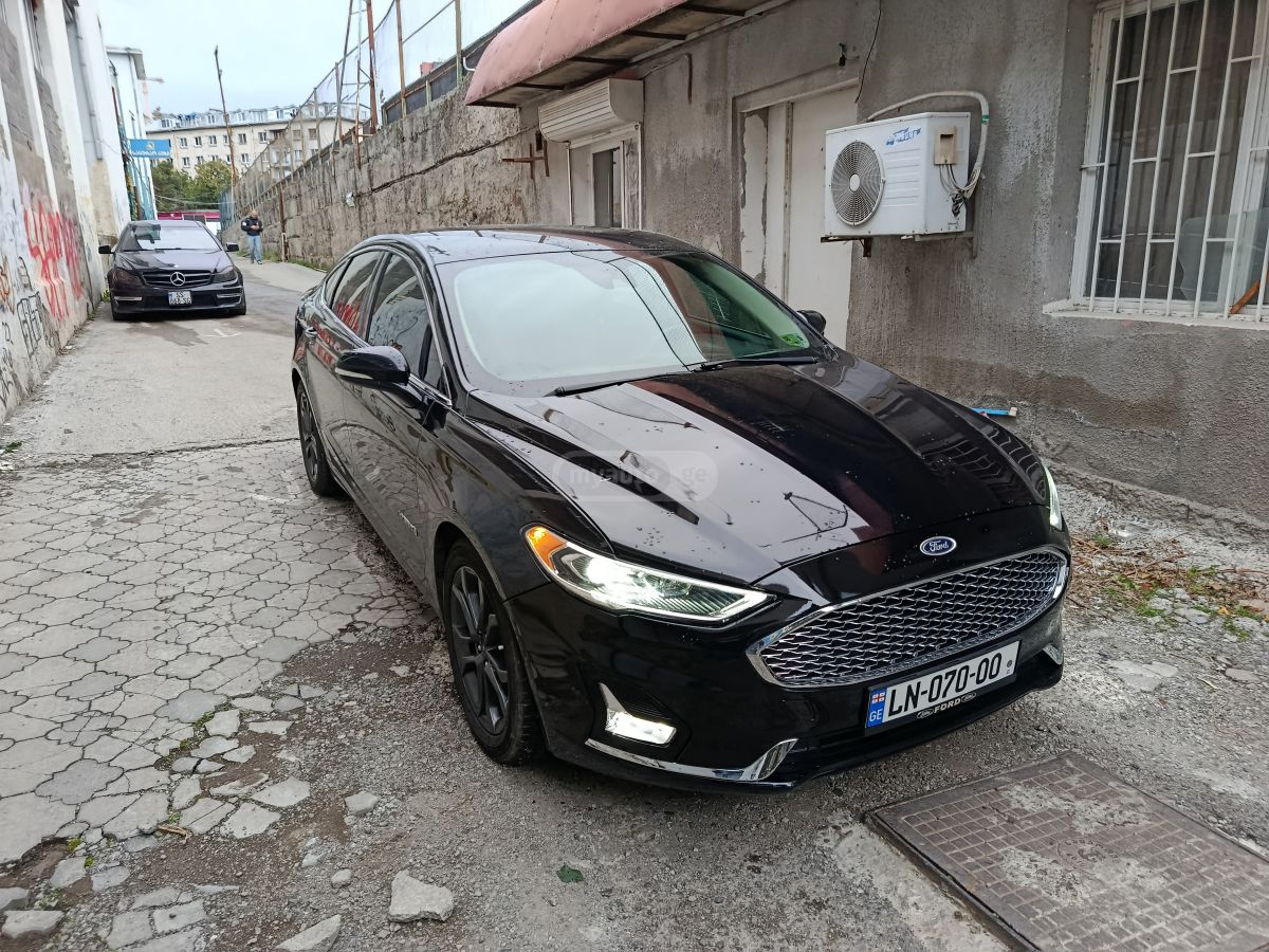 Ford Fusion 2019 — photo 2