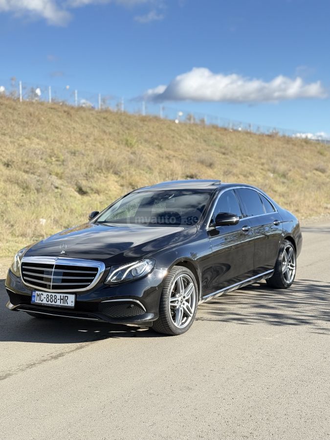 Mercedes-Benz E 220 2016 — photo 2