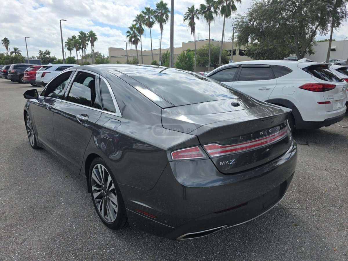 Lincoln MKZ 2019 — photo 2