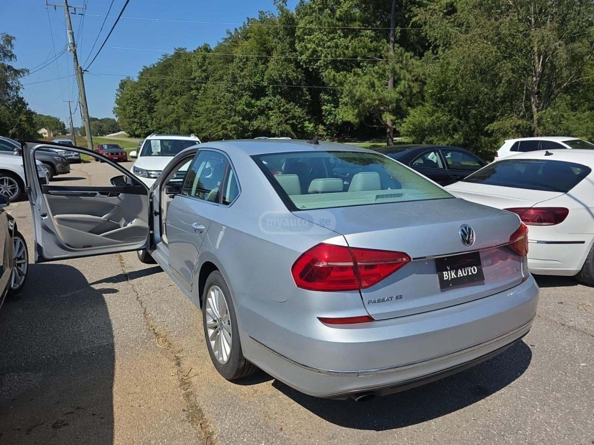 Volkswagen Passat 2016 — photo 2