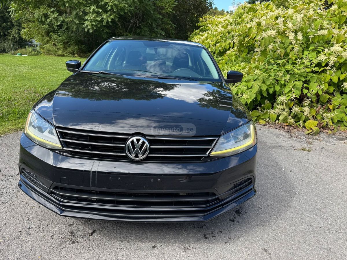 Volkswagen Jetta 2017 — photo 2