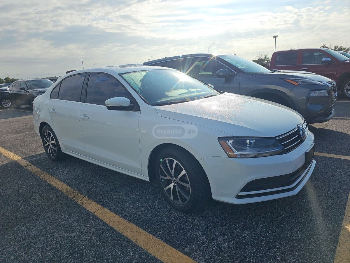Volkswagen Jetta 2017 — photo 2