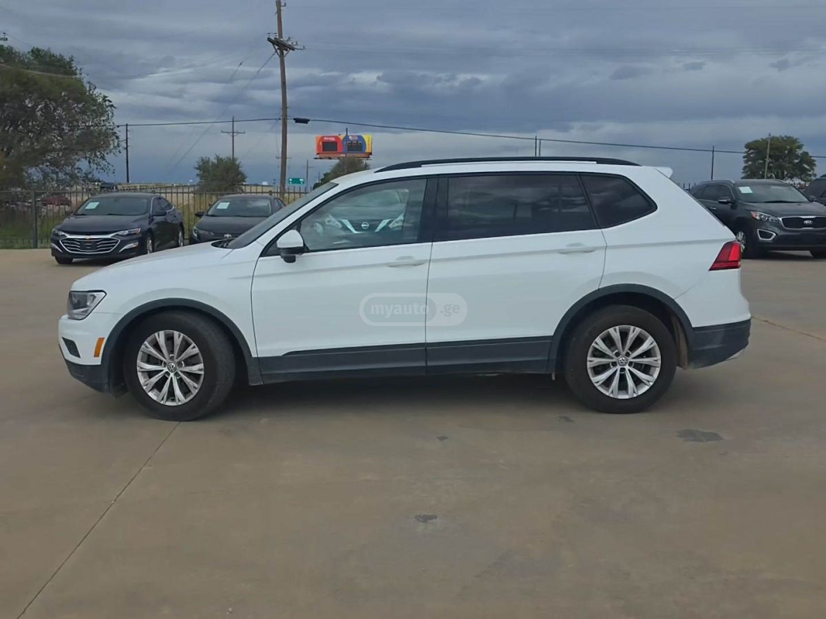 Volkswagen Tiguan 2018 — photo 2