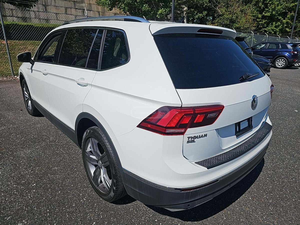 Volkswagen Tiguan 2021 — photo 2