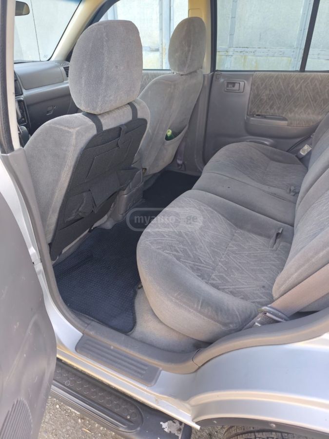 Isuzu Rodeo 2003 — photo 2