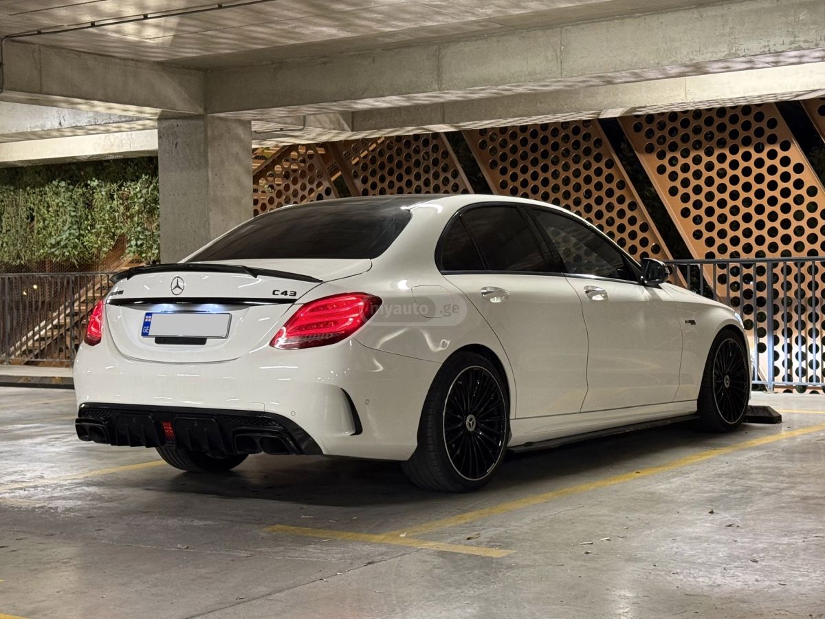 Mercedes-Benz C 43 AMG 2018 — photo 2