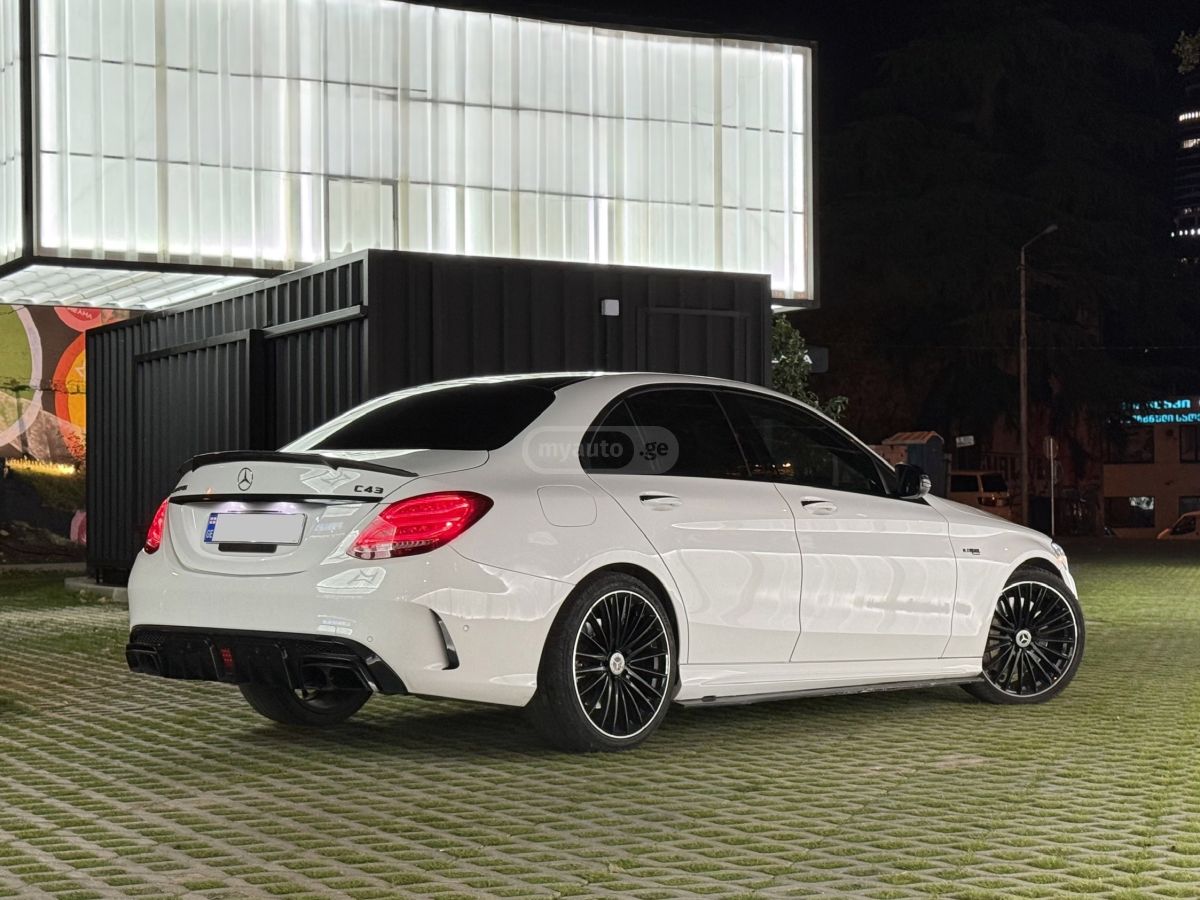 Mercedes-Benz C 43 AMG 2018 — photo 2