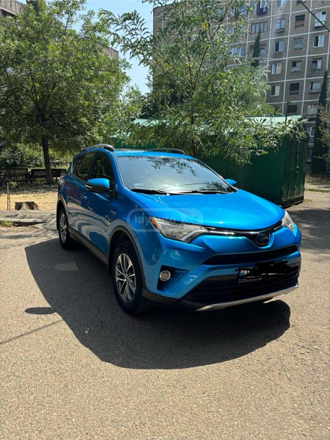 Toyota RAV4 2017 — photo 2