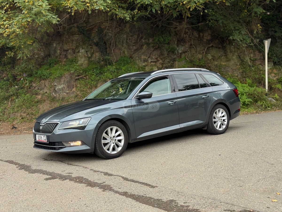 Skoda Superb 2017 — photo 2