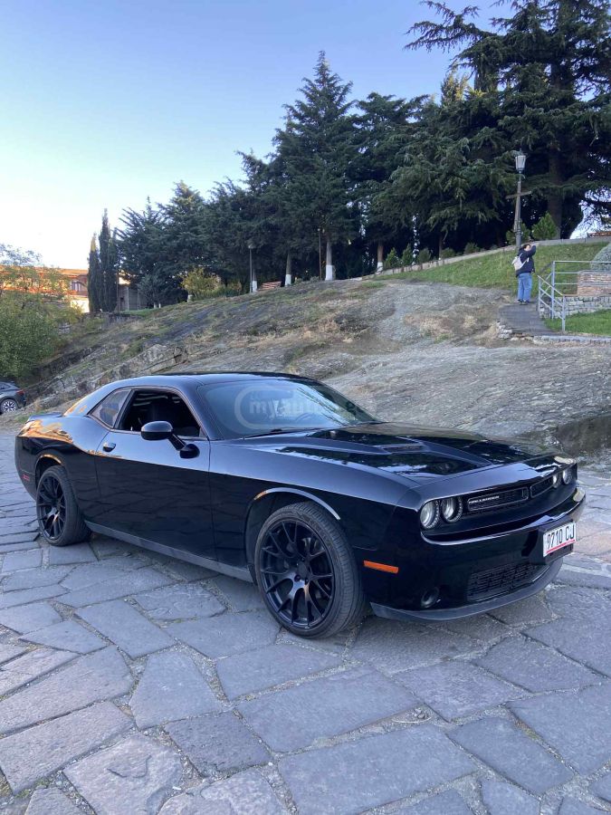 Dodge Challenger 2020 — photo 2