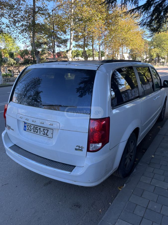 Dodge Caravan 2014 — photo 2