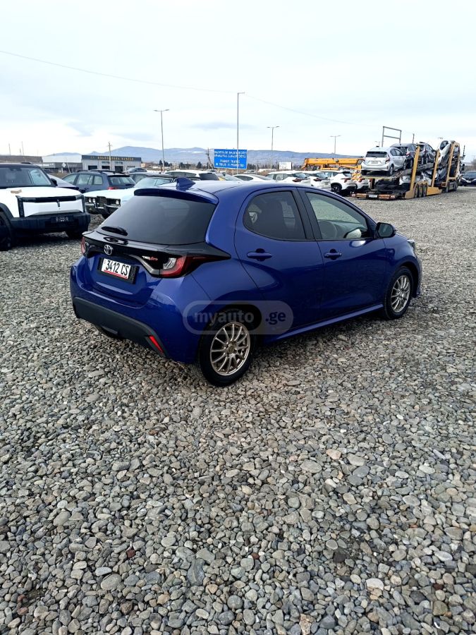 Toyota Yaris 2021 — photo 2