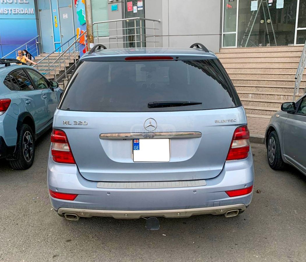 Mercedes-Benz ML 320 2009 — photo 2