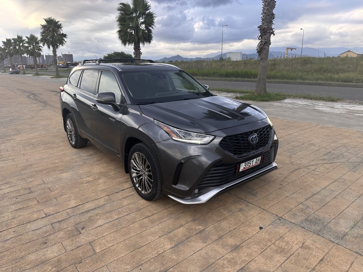 Toyota Highlander 2021 — photo 2