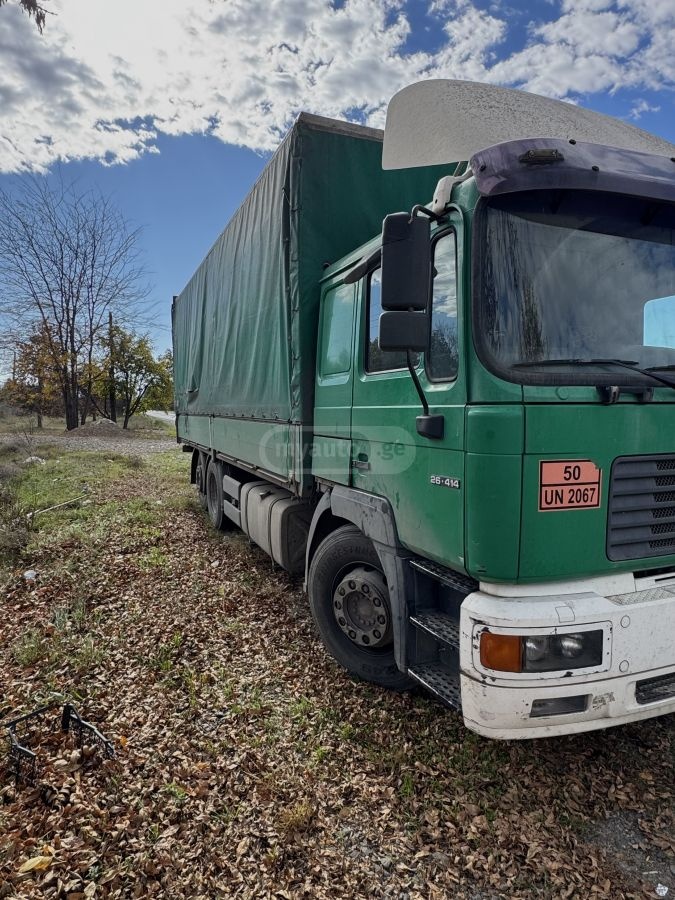Isuzu 26 2000 — photo 2