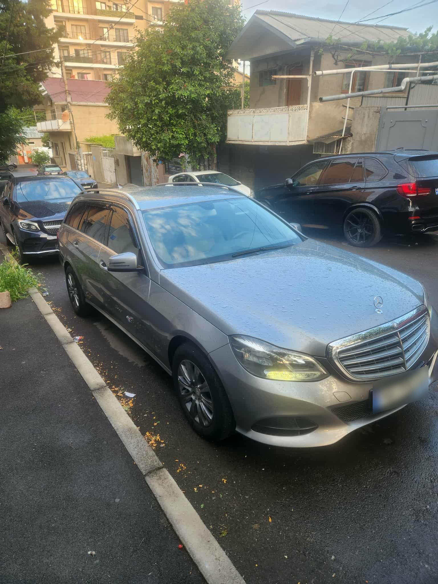Mercedes-Benz E 200 2013 — photo 2