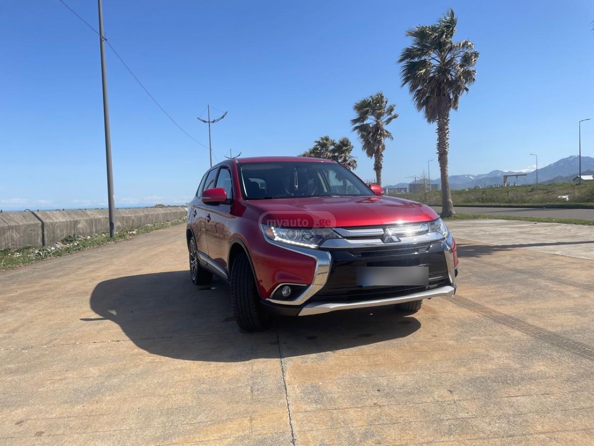 Mitsubishi Outlander 2019 — photo 2