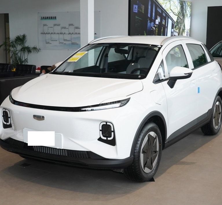 Geely Geometry C 2023 — photo 2