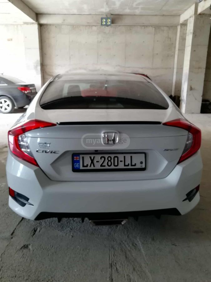 Honda Civic 2018 — photo 2