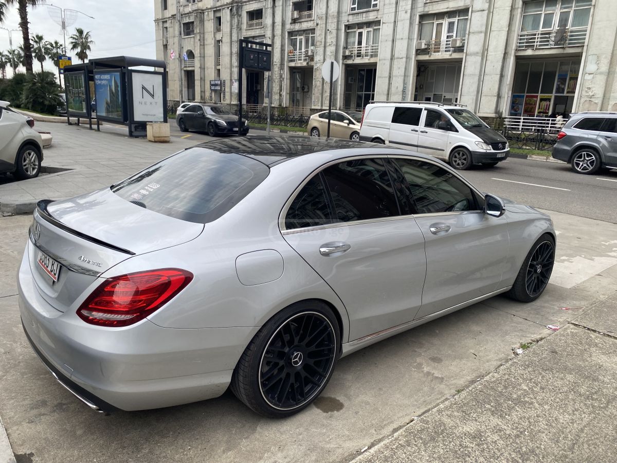 Mercedes-Benz C 300 2015 — photo 2