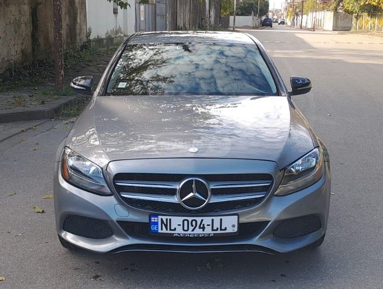 Mercedes-Benz C 300 2015 — photo 2