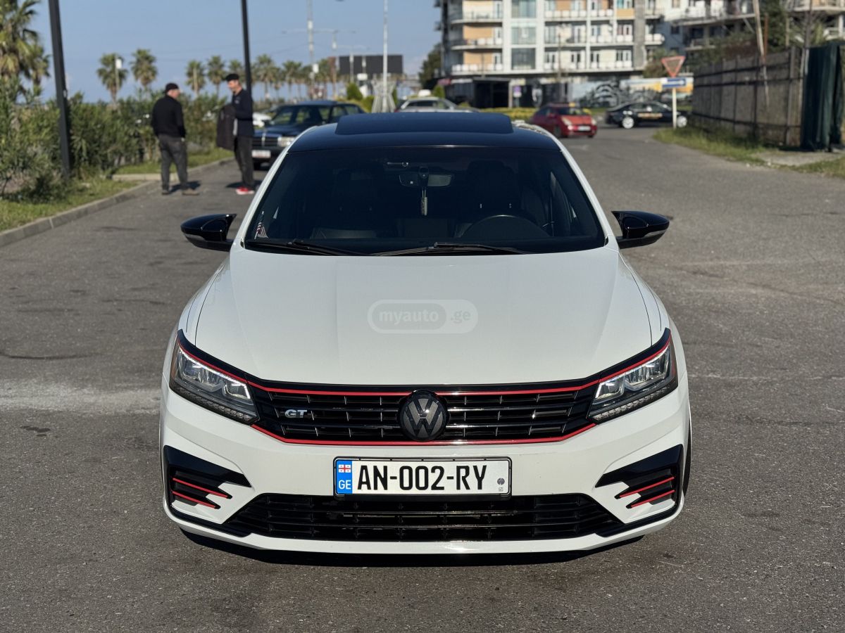 Volkswagen Passat 2018 — photo 2