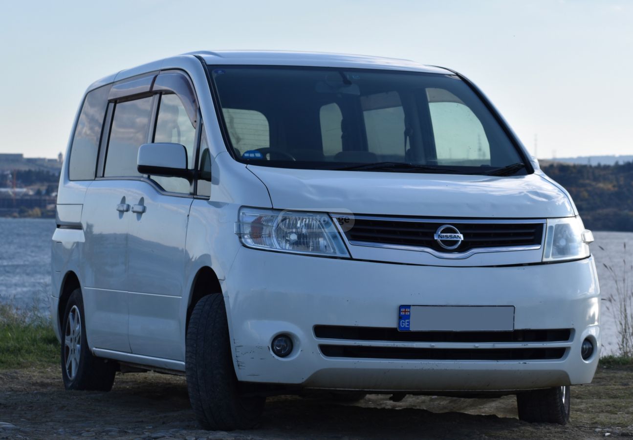 Nissan Serena 2005 — photo 2
