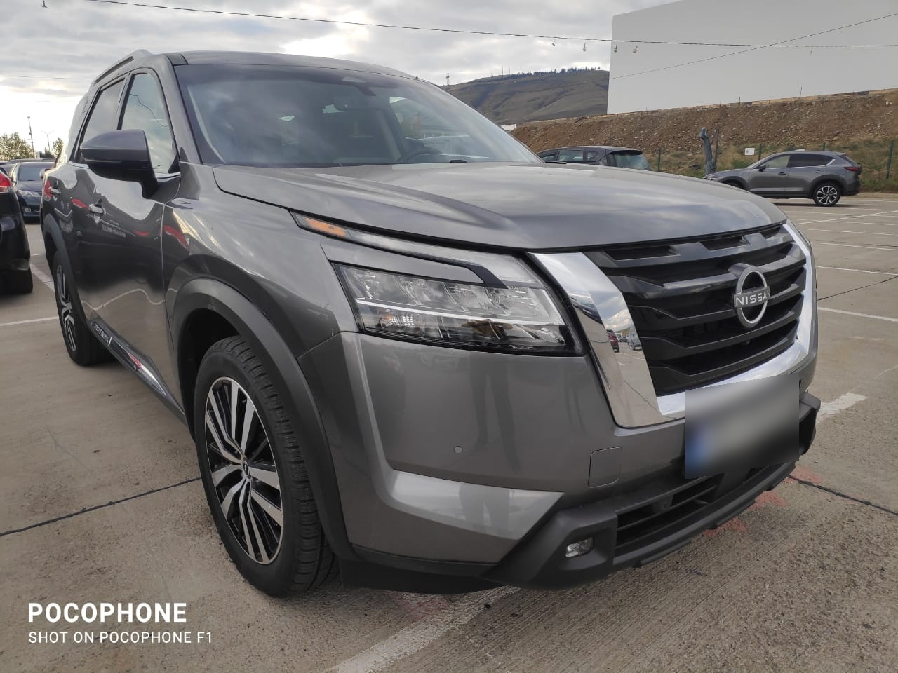 Nissan Pathfinder 2023 — photo 2