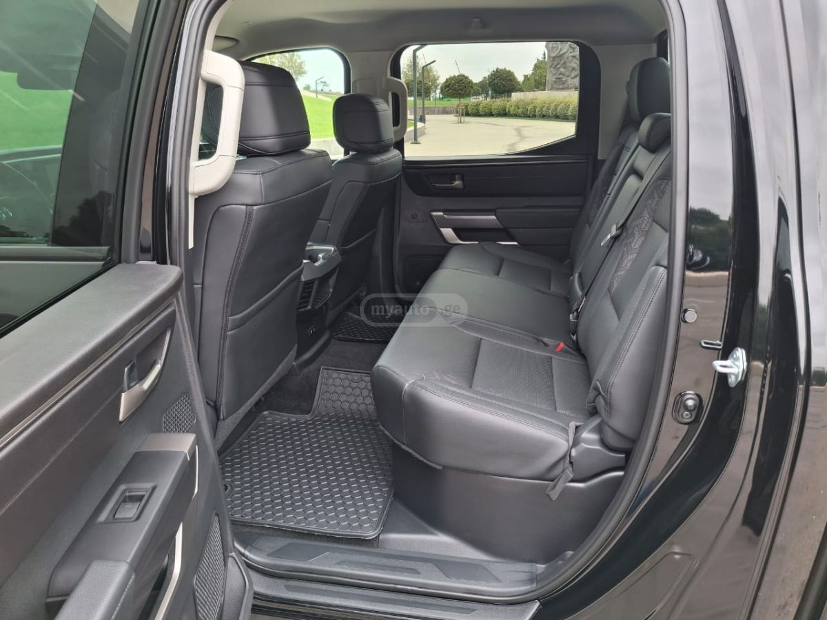 Toyota Tundra 2024 — photo 2