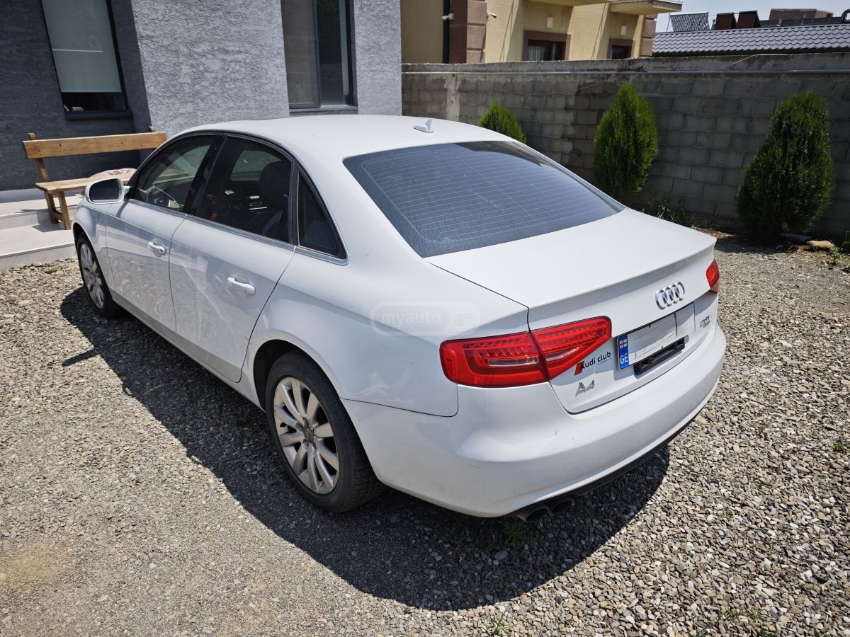Audi A4 2013 — photo 2