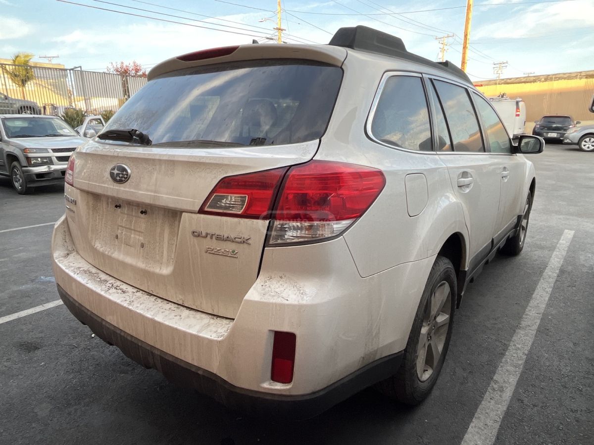 Subaru Outback 2014 — photo 2