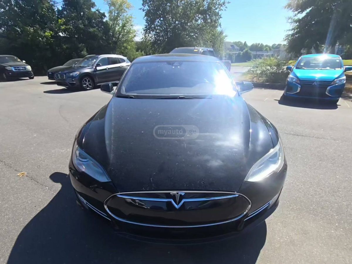 Tesla Model 3 2015 — photo 2