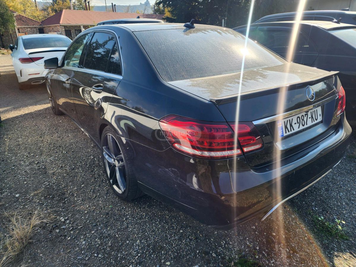 Mercedes-Benz E 200 2015 — photo 2