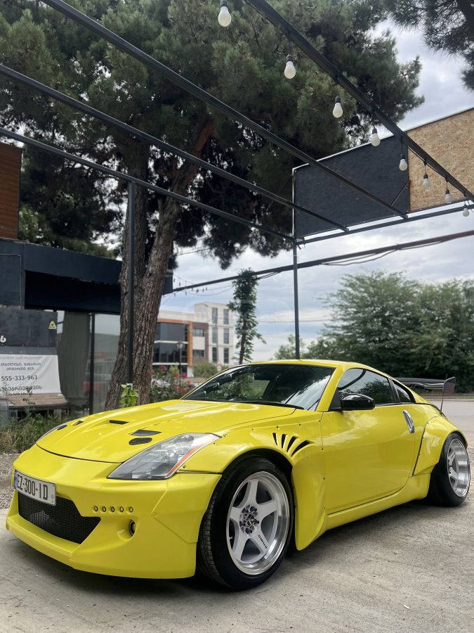 Nissan 350 Z 2005 — photo 2