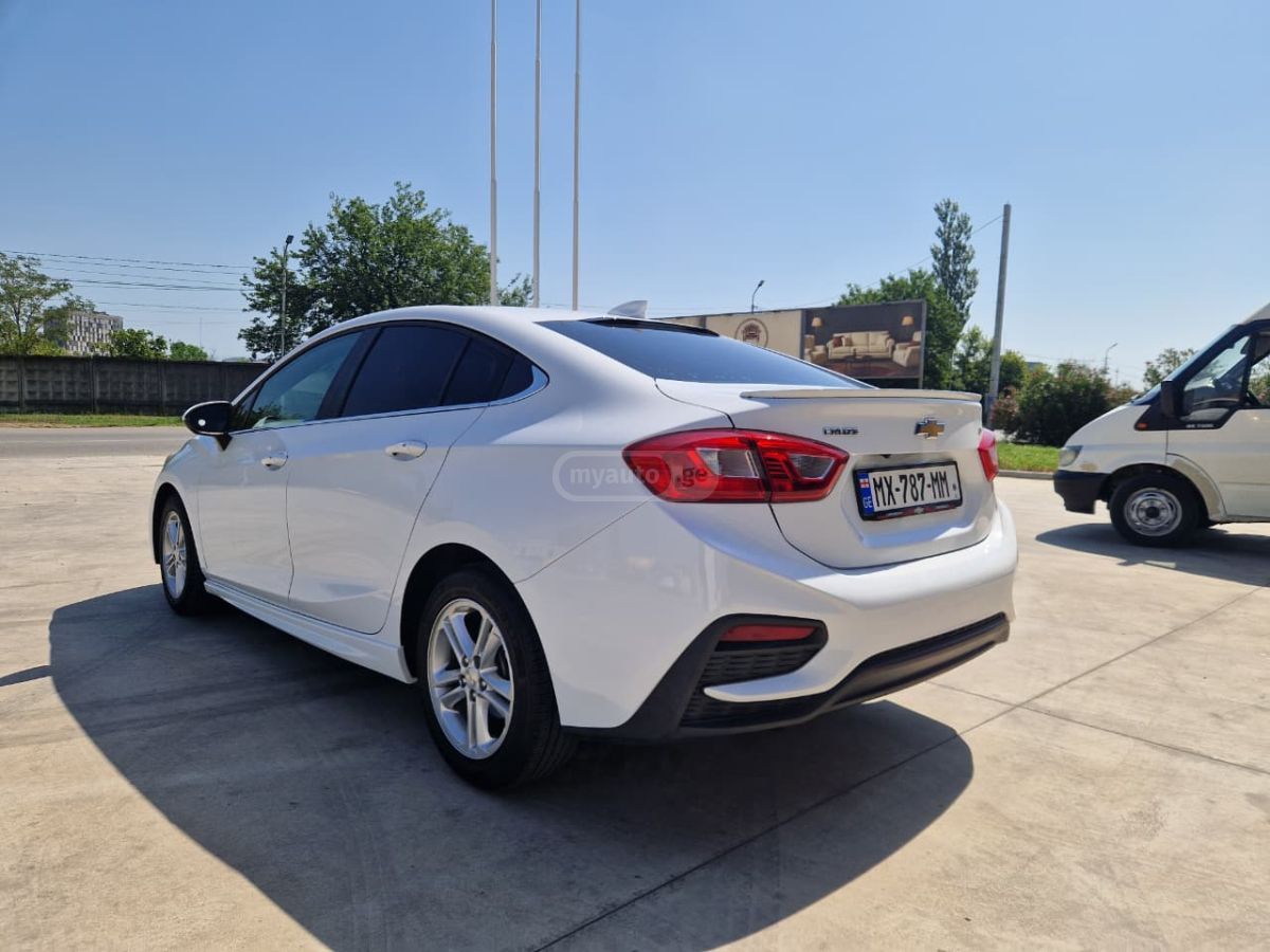 Chevrolet Cruze 2017 — photo 2
