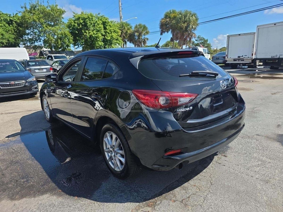Mazda Mazda3 2017 — photo 2