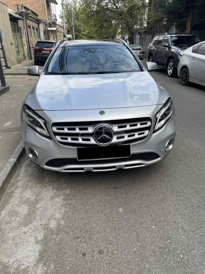 Mercedes-Benz GLA 250