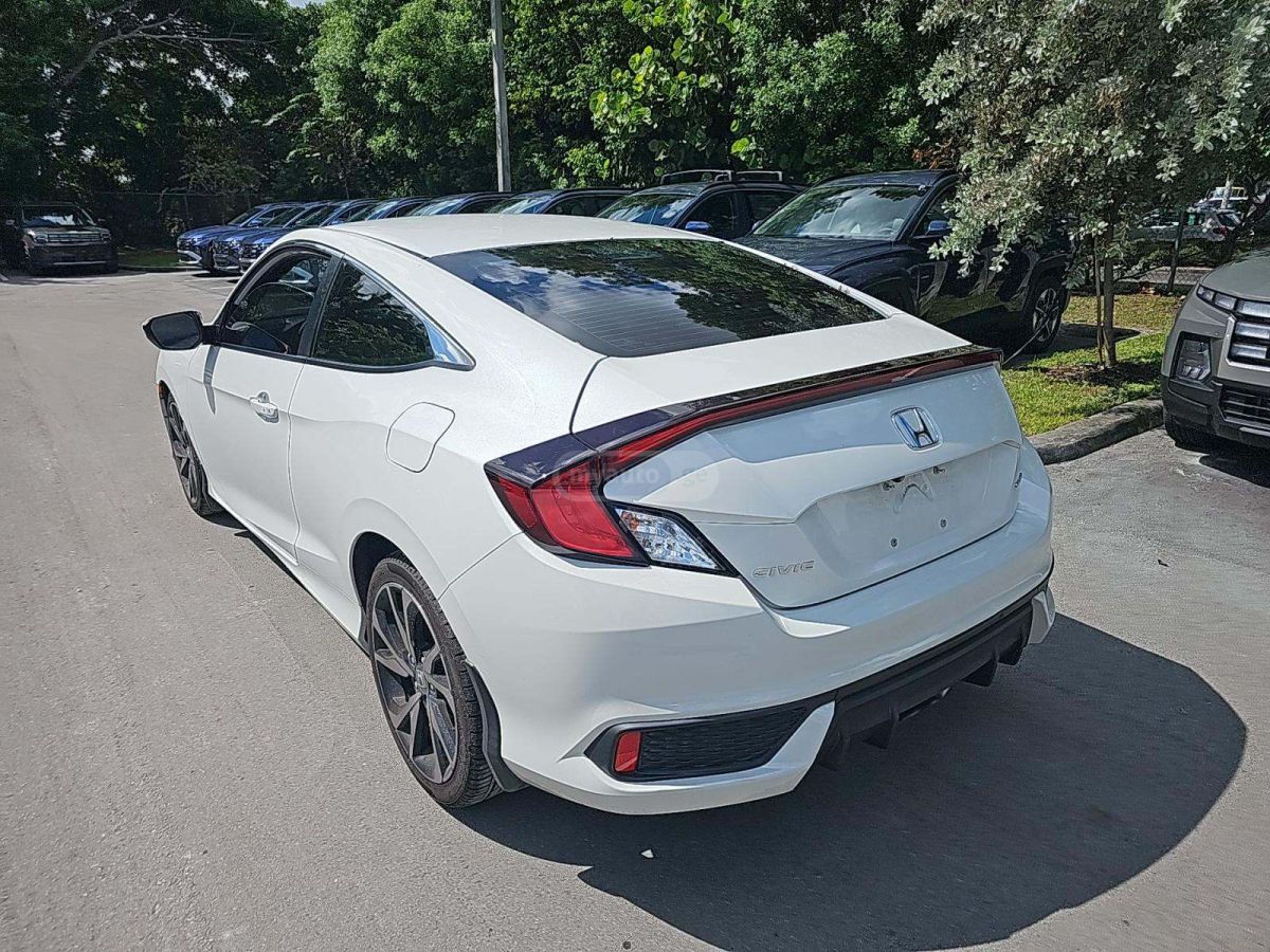 Honda Civic 2020 — photo 2