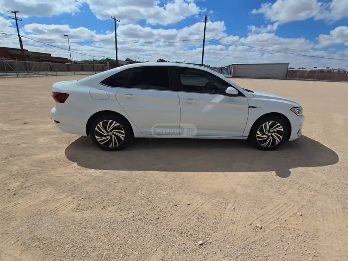 Volkswagen Jetta 2021 — photo 2