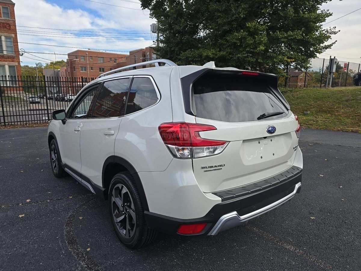 Subaru Forester 2022 — photo 2