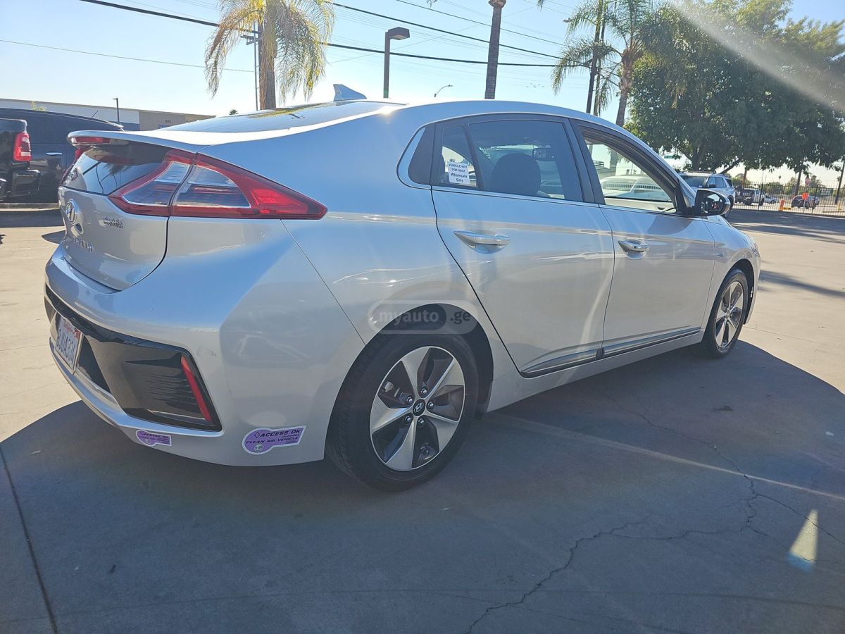 Hyundai Ioniq 2019 — photo 2