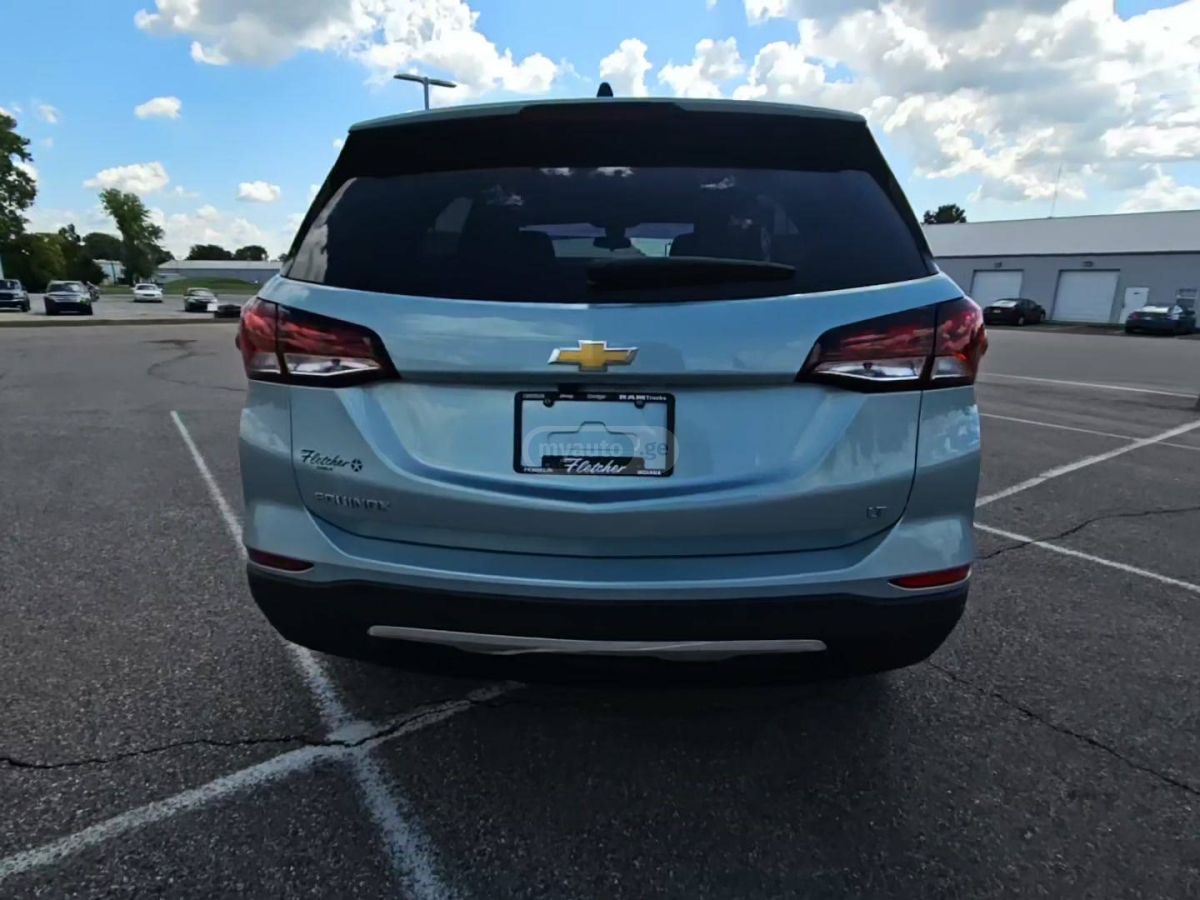 Chevrolet Equinox 2022 — photo 2