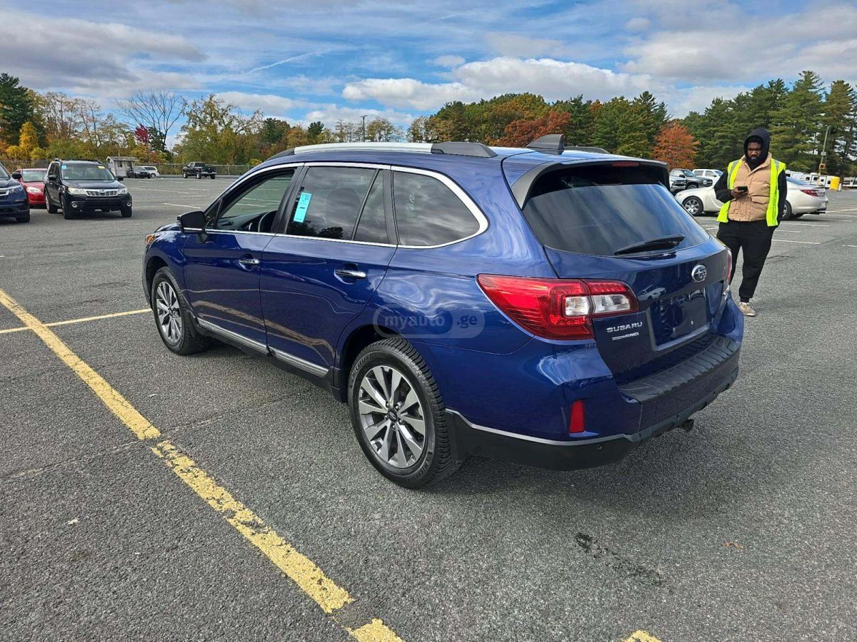 Subaru Outback 2017 — photo 2