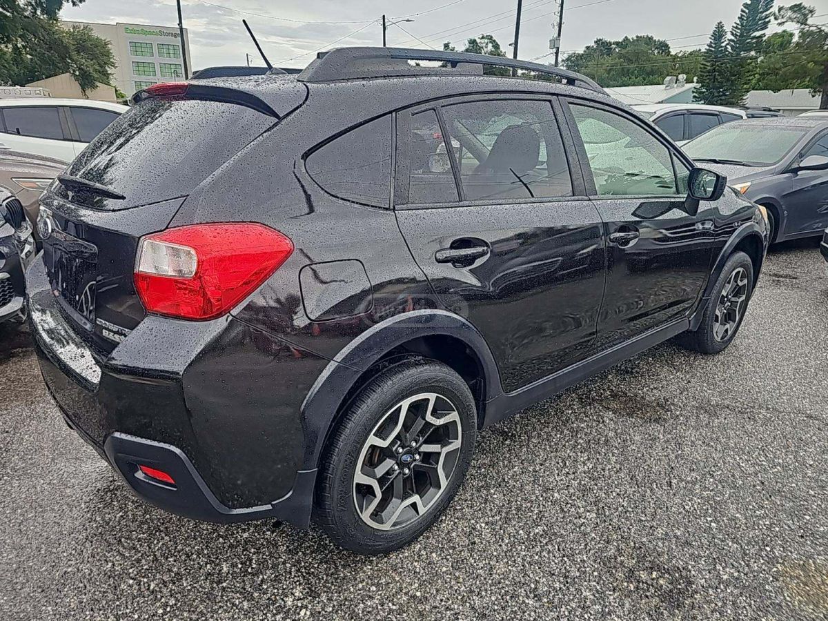 Subaru Crosstrek 2017 — photo 2