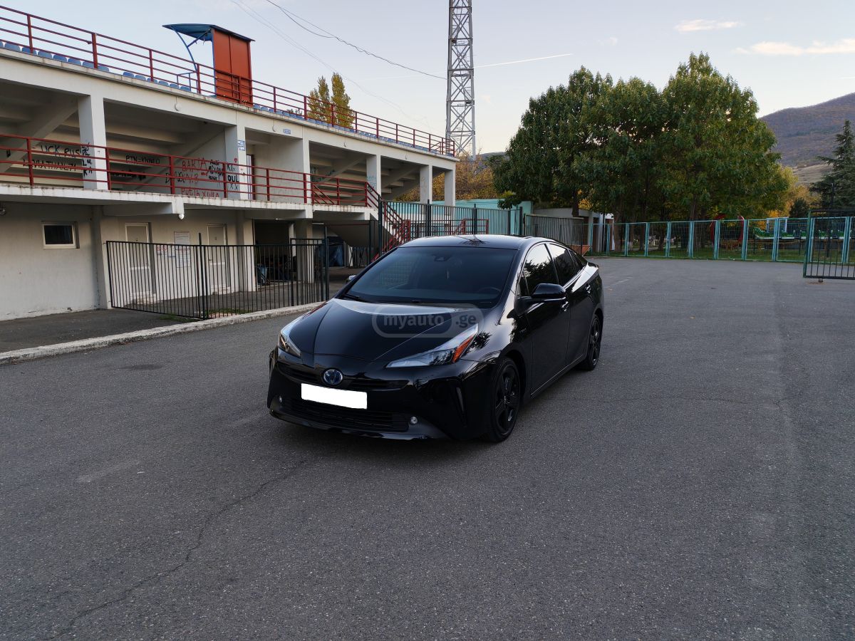 Toyota Prius 2022 — photo 2
