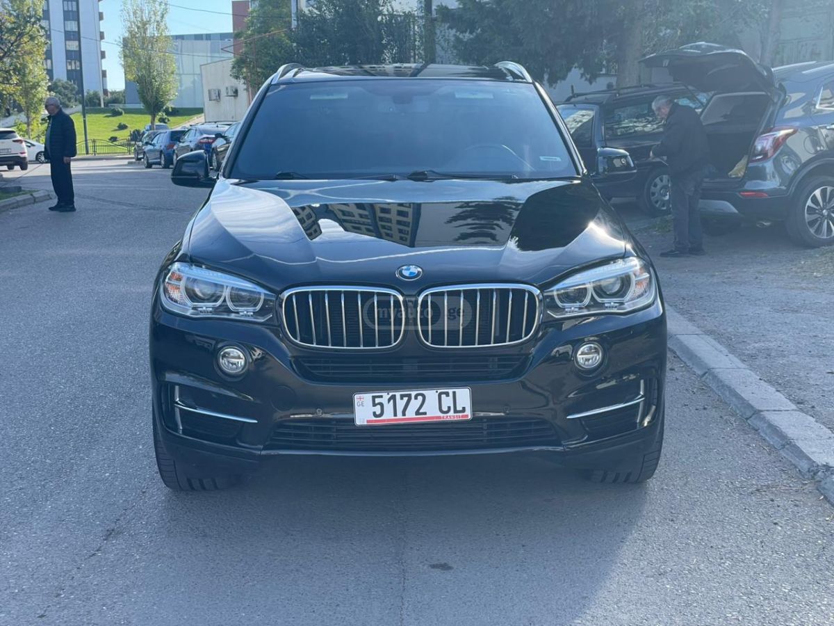 BMW X5 2016 — photo 2