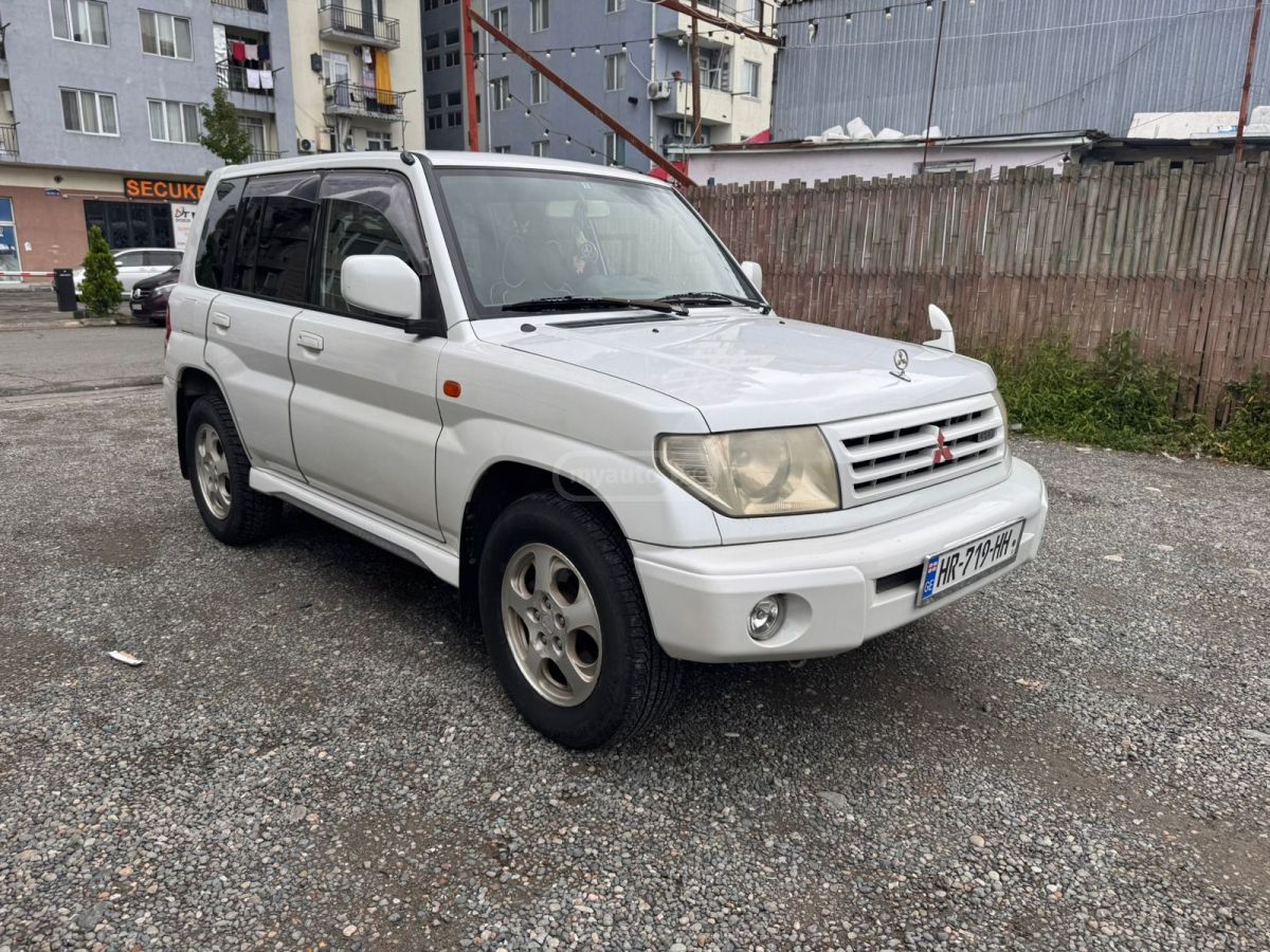 Mitsubishi Pajero IO 1999 — photo 2