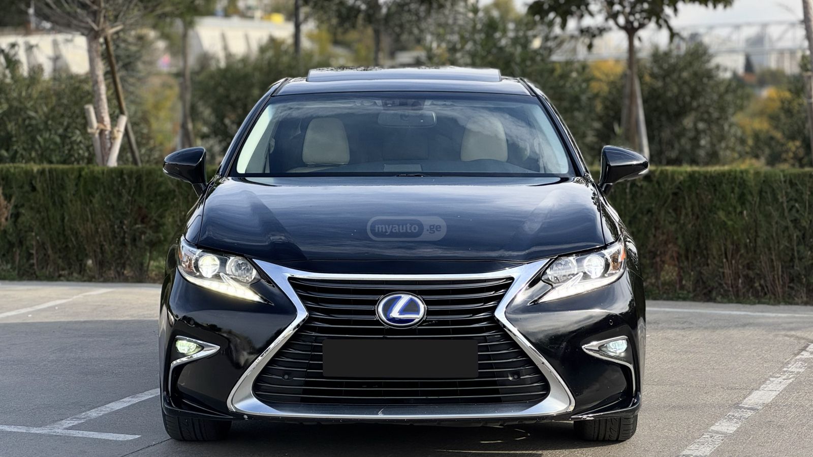 Lexus ES 300 2013 — photo 2